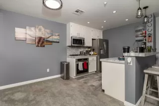 Photo #5: 230003536 Listing