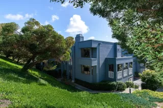 Photo #2: 230003552 Listing