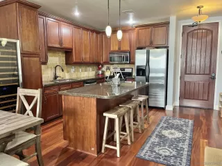 Photo #6: 230003600 Listing