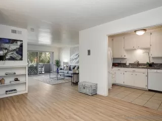 Photo #5: 230003842 Listing