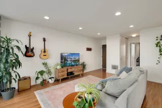 Photo #3: 230003849 Listing