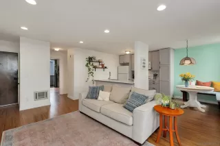 Photo #4: 230003849 Listing