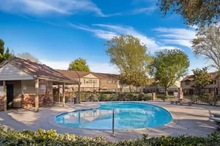 Photo #3: 230004075 Listing