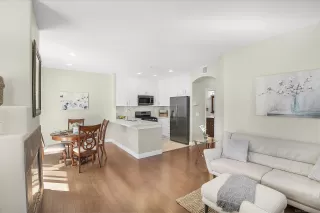 Photo #6: 230004130 Listing