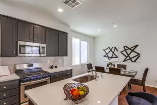 Photo #2: 230004189 Listing