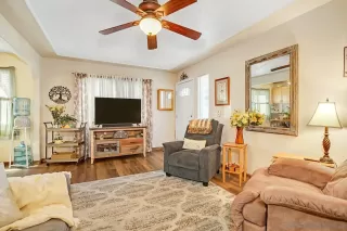 Photo #4: 230004208 Listing