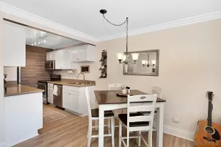 Photo #3: 230004298 Listing