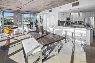 Photo #2: 230004404 Listing