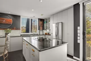 Photo #3: 230004456 Listing