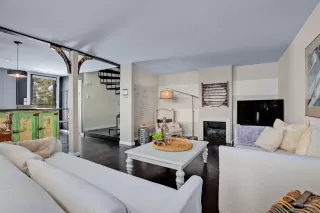 Photo #5: 230004456 Listing