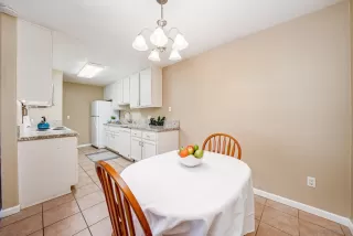 Photo #5: 230004820 Listing