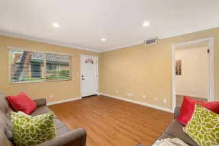 Photo #3: 230004926 Listing