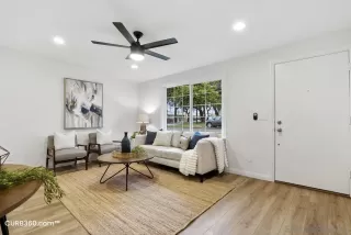 Photo #3: 230004949 Listing