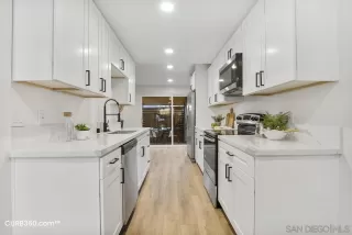 Photo #4: 230004949 Listing