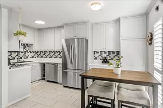 Photo #6: 230004982 Listing