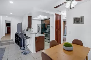 Photo #2: 230004987 Listing