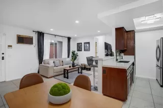 Photo #3: 230004987 Listing