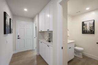 Photo #3: 230004997 Listing