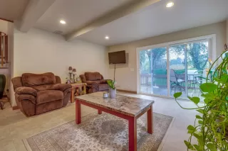 Photo #4: 230005009 Listing