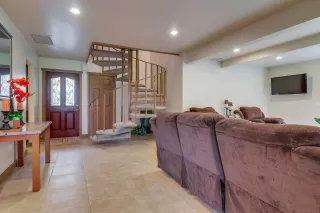 Photo #5: 230005009 Listing