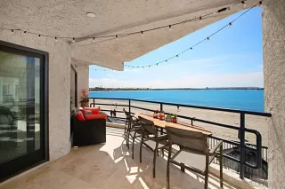 More Details about MLS # 230005028 : 1163 PACIFIC BEACH