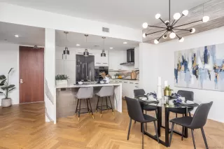 Photo #5: 230005043 Listing