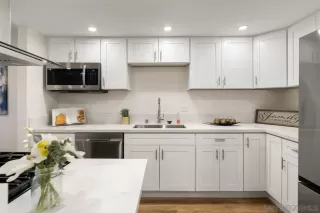 Photo #5: 230005053 Listing 