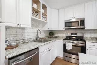 Photo #2: 230005098 Listing