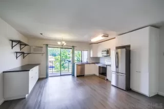 Photo #5: 230005143 Listing