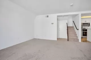 Photo #2: 230005233 Listing