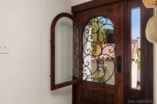 Photo #3: 230005239 Listing