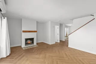 Photo #3: 230005324 Listing