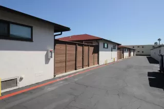 Photo #3: 230005328 Listing