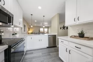 Photo #6: 230005364 Listing