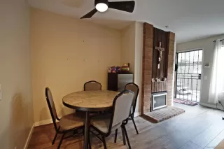 Photo #3: 230005417 Listing