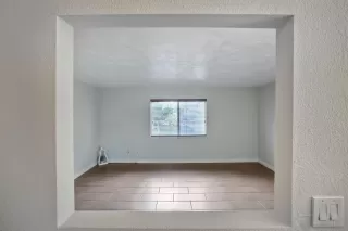 Photo #3: 230005445 Listing 