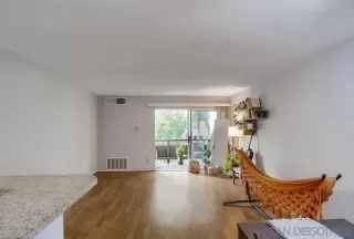 Photo #2: 230005508 Listing 