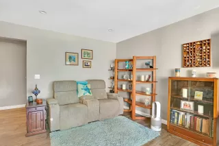 Photo #3: 230005537 Listing