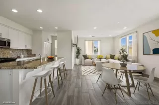 Photo #3: 230005561 Listing