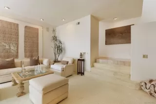 Photo #5: 230005607 Listing