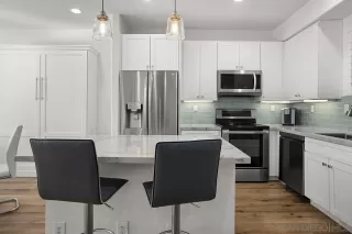 Photo #2: 230005759 Listing