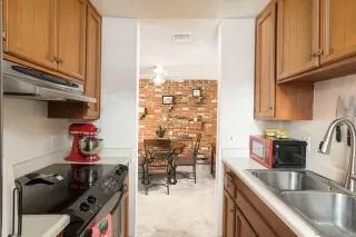 Photo #5: 230005823 Listing