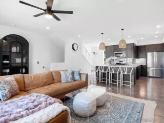 Photo #3: 230005838 Listing 