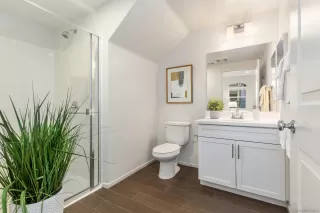 Photo #5: 230005904 Listing