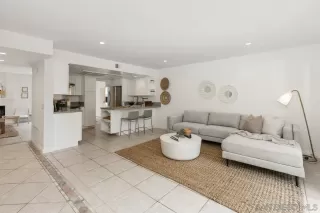 Photo #5: 230005971 Listing