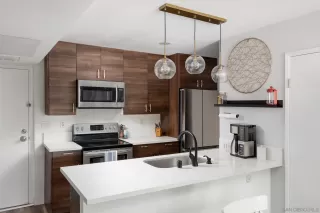 Photo #5: 230006040 Listing