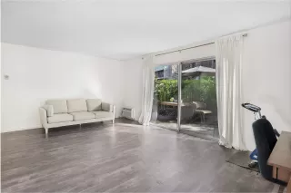 Photo #3: 230006079 Listing