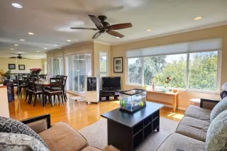 Photo #3: 230006205 Listing