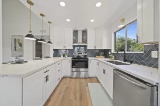 Photo #4: 230006360 Listing