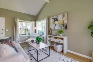 Photo #3: 230006385 Listing